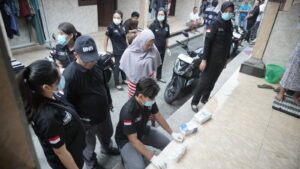 Pemberdayaan Masyarakat Anti Narkoba Melalui Tes Urine di Kelurahan Semarapura Klod kangin dan Desa Kamasan